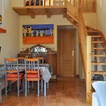 Acogedora Casa Con Jardin By * Ituero y Lama