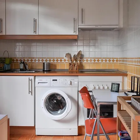 Acogedora Casa Con Jardin By Ituero y Lama