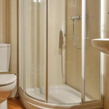 Acogedora Casa Con Jardin By *