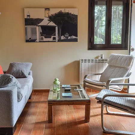 Acogedora Casa Con Jardin By *