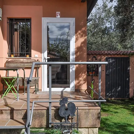 Acogedora Casa Con Jardin By Ituero y Lama