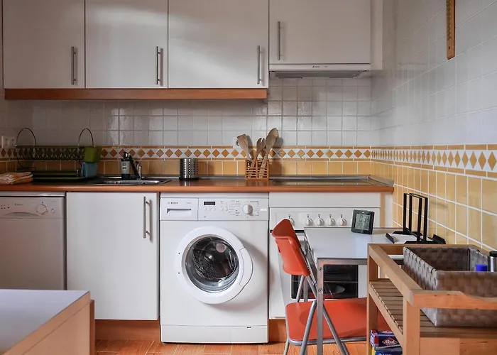 Acogedora Casa Con Jardin By Ituero y Lama