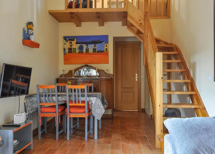 Acogedora Casa Con Jardin By * Ituero y Lama