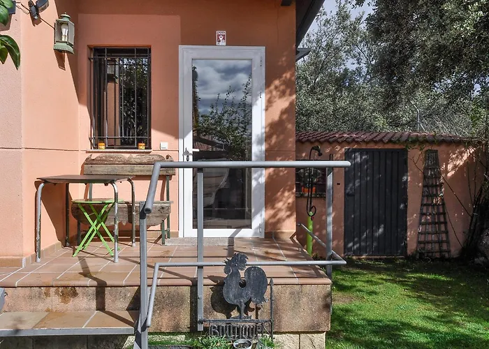 Acogedora Casa Con Jardin By Ituero y Lama